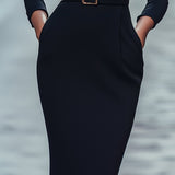 Nora | Robe noire raffinée avec ceinture et col montant