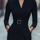 Nora | Robe noire raffinée avec ceinture et col montant